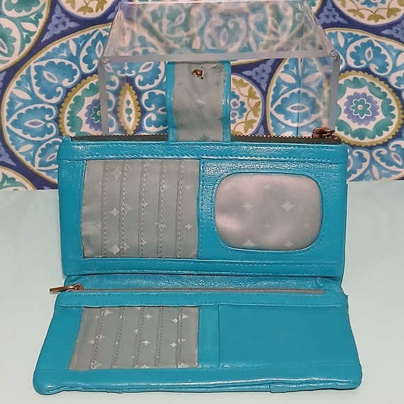 Fossil Leather Wallet - Bundle of 2 - Picture 7 of 15